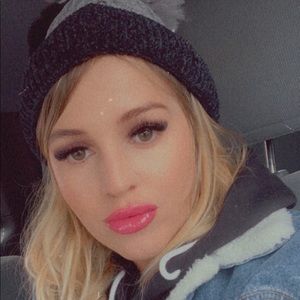 Meet your Posher, Genevieve